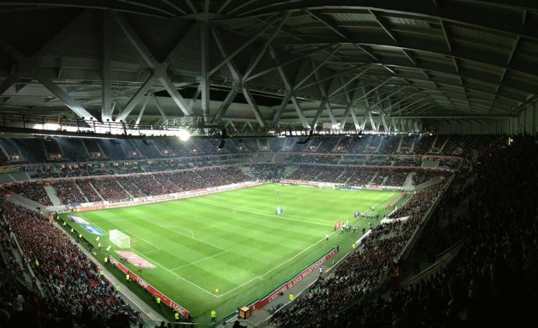 Fußballstadion 780x476 - Welche Mannschaften kämpfen im März um die verbleibenden Plätze bei der EURO 2020?